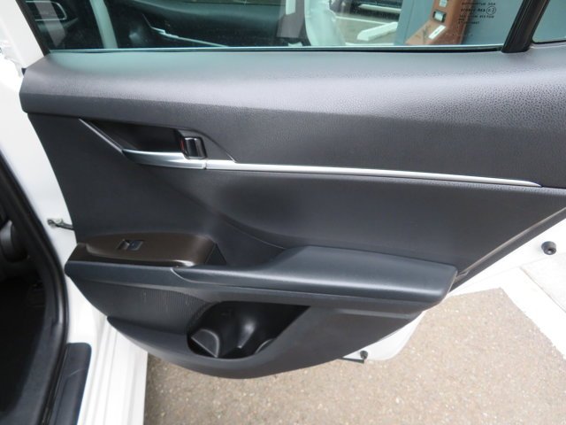 Used 2021 Super White Toyota SE image 9