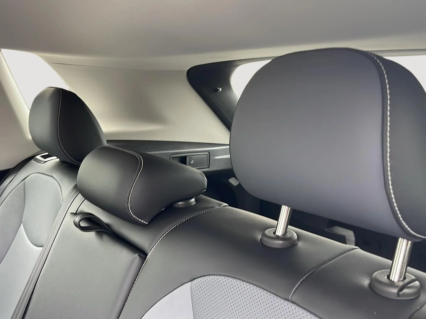 New 2026 Platinum Gray Metallic Volkswagen SE image 12