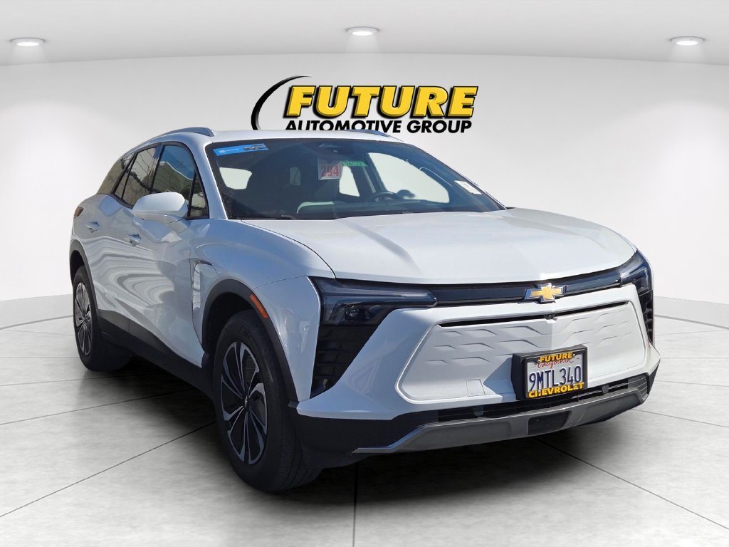Used 2024 White Chevrolet LT image 3