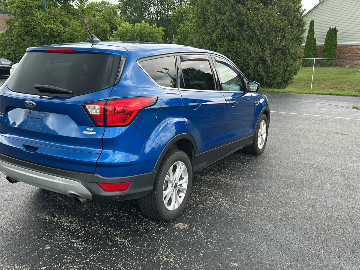 Used 2019 Lightning Blue Ford SE image 6