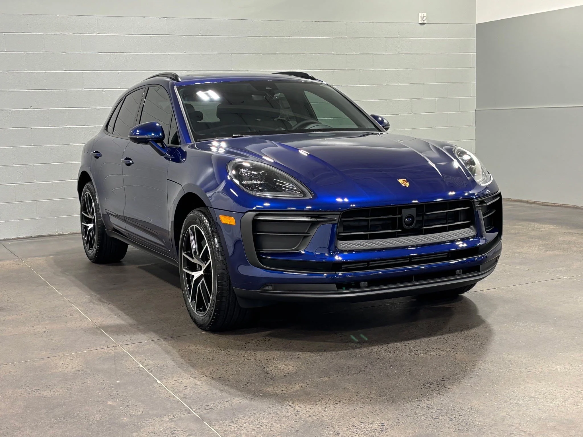 New 2026 Gentian Blue Metallic Porsche  image 9