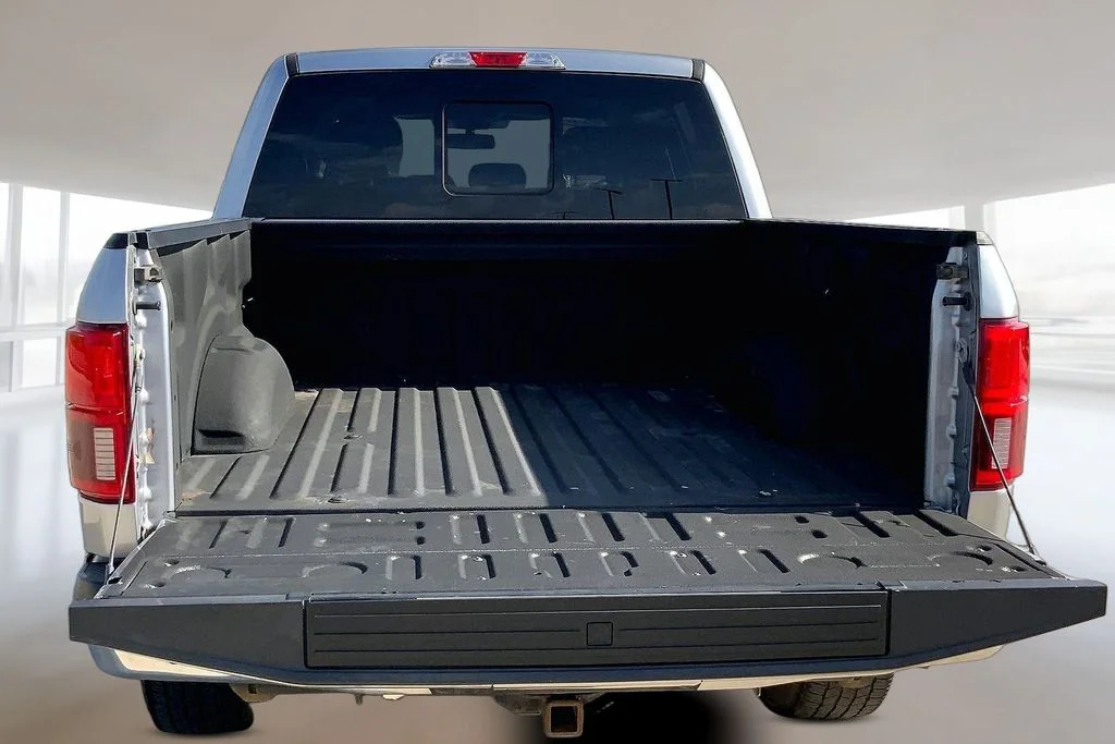 Used 2020 Silver Metallic Ford Lariat image 18