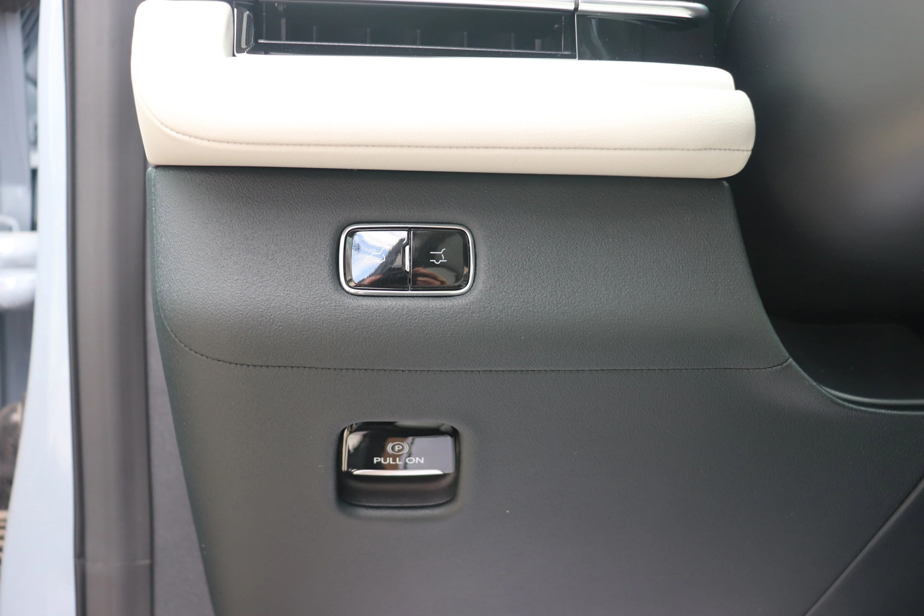 New 2026 GRAY MIST METALLIC TRI-COAT Lincoln Reserve image 12