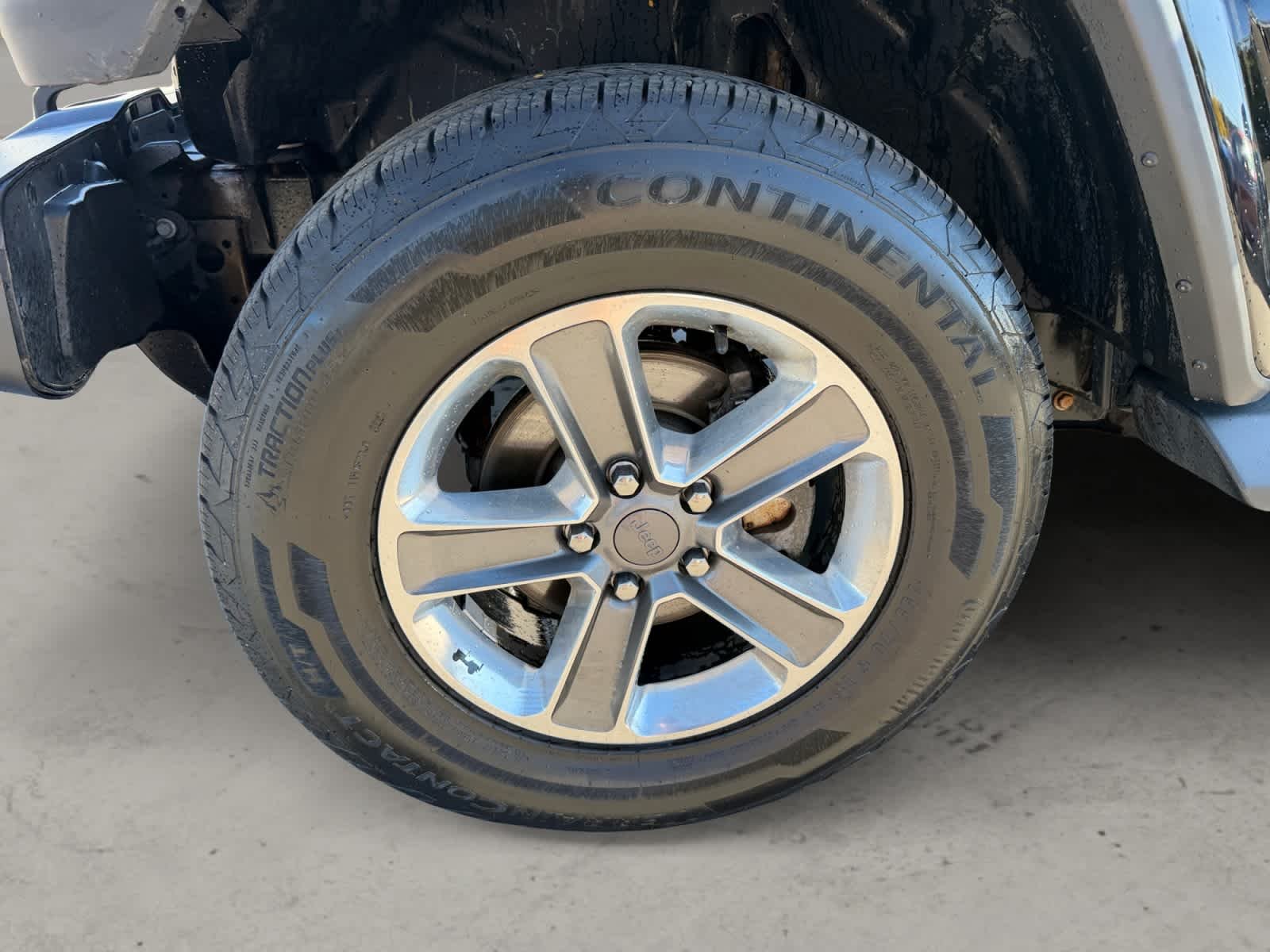 Used 2019 Black Jeep Sahara image 12
