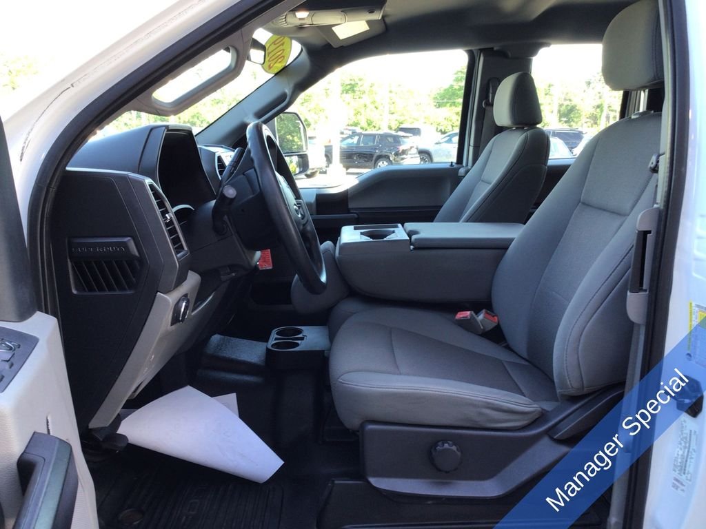 Used 2019 White Ford XL image 23