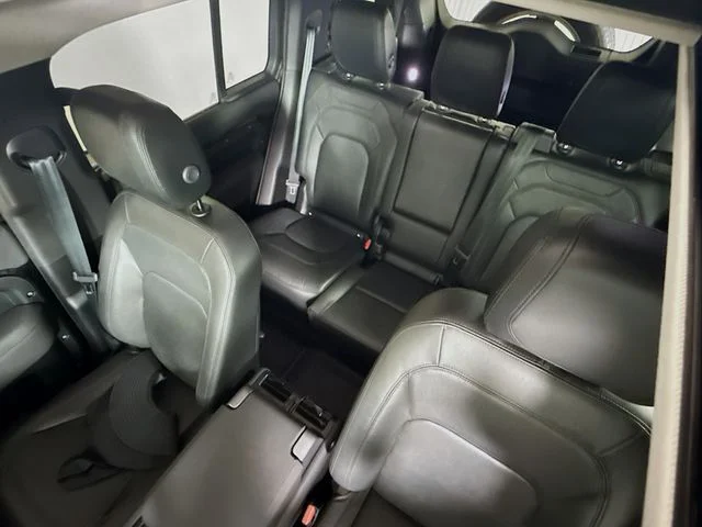 Certified Used 2023 Black Land Rover SE image 14
