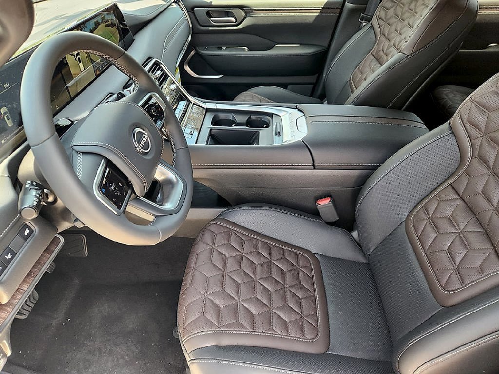 New 2026 Everest White TriCoat / Super Black Two-tone Nissan Platinum Reserve image 19