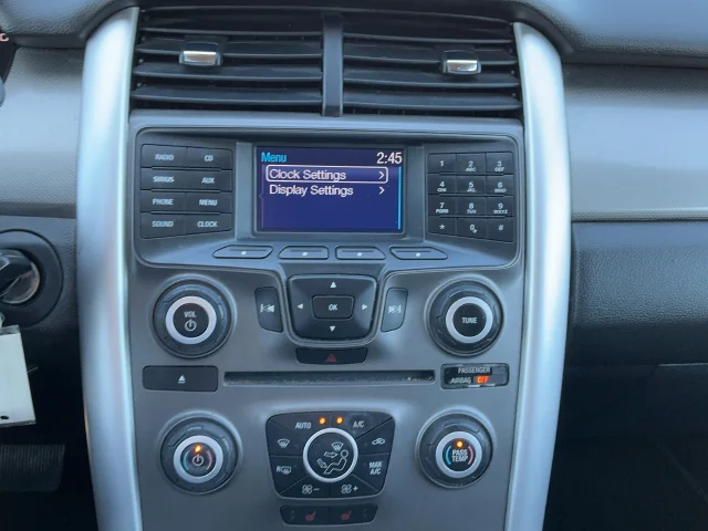 Used 2013 Ingot Silver Ford SEL image 15