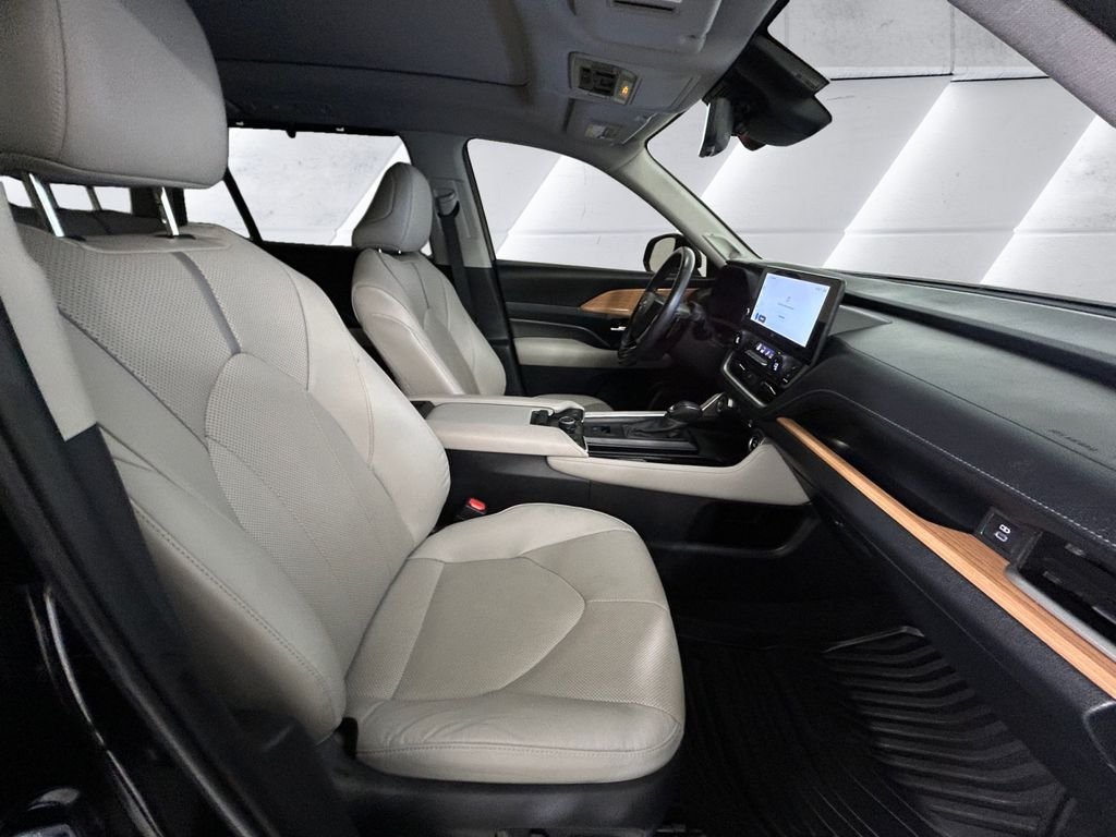 Used 2024 Black Toyota Platinum image 13