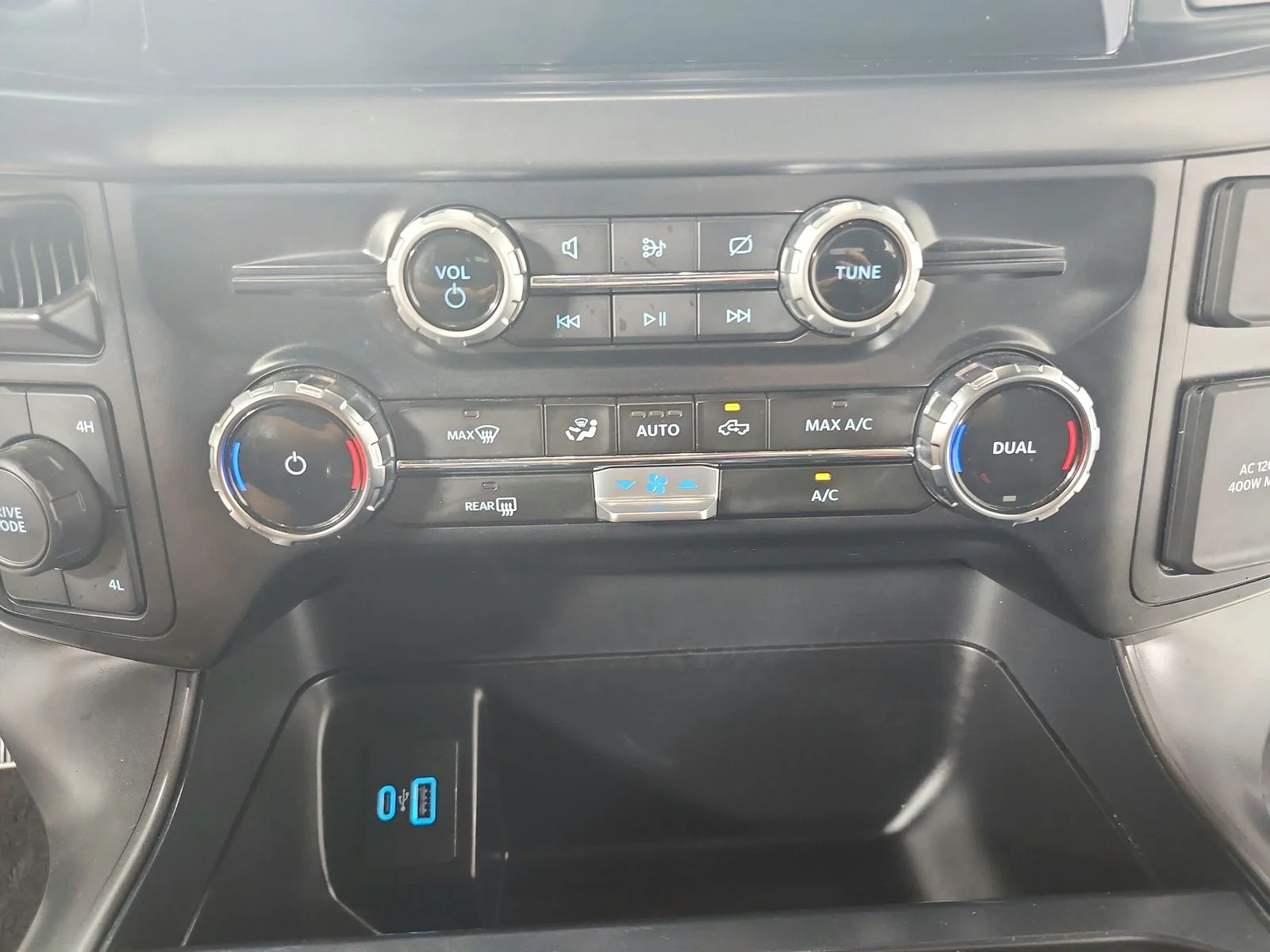 Used 2024  Ford XLT image 31