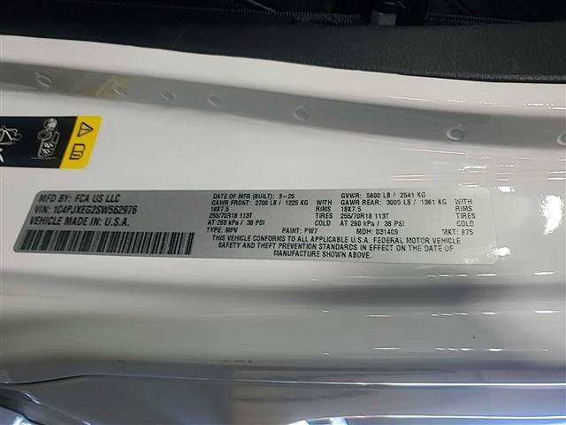 Used 2025 White Jeep Sahara image 18