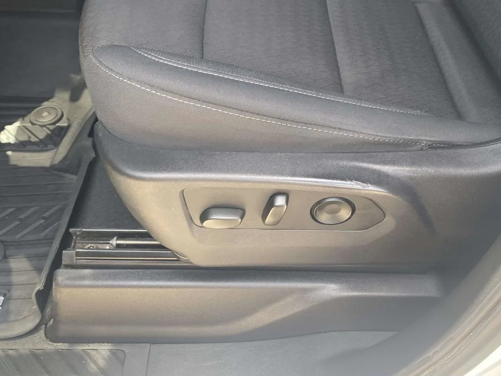 Used 2024 White Chevrolet Custom Trail Boss image 22