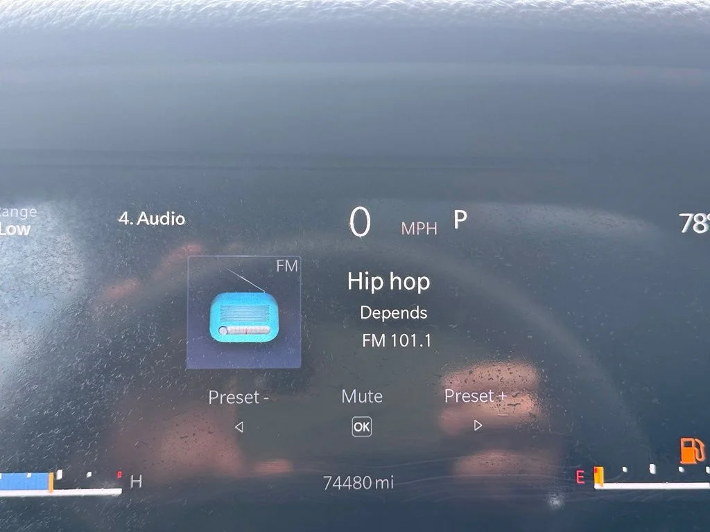 Used 2023 Gray Jeep Altitude X image 16