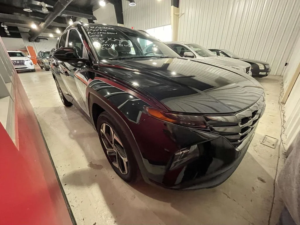 Used 2022 Black Hyundai SEL image 1