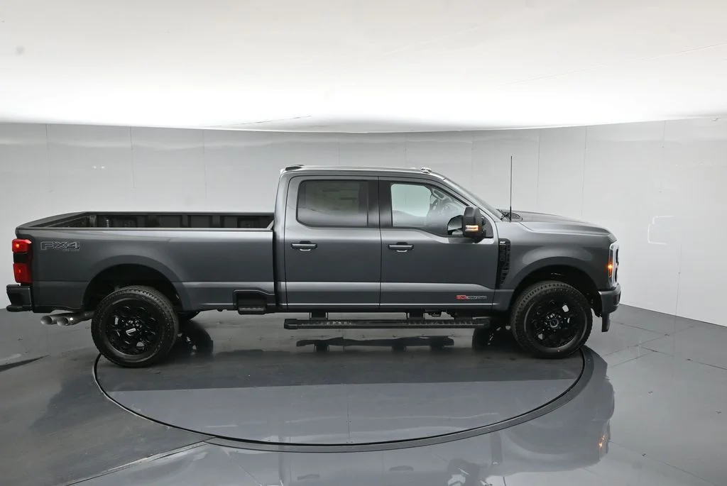 New 2026 Carbonized Gray Metallic Ford XLT image 40