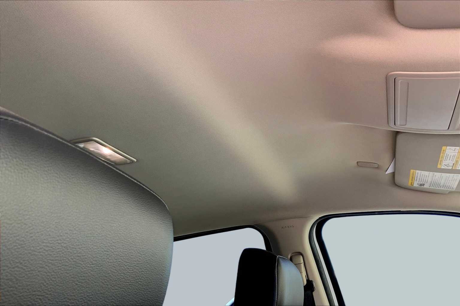 Used 2023 Oxford White Ford XLT image 14