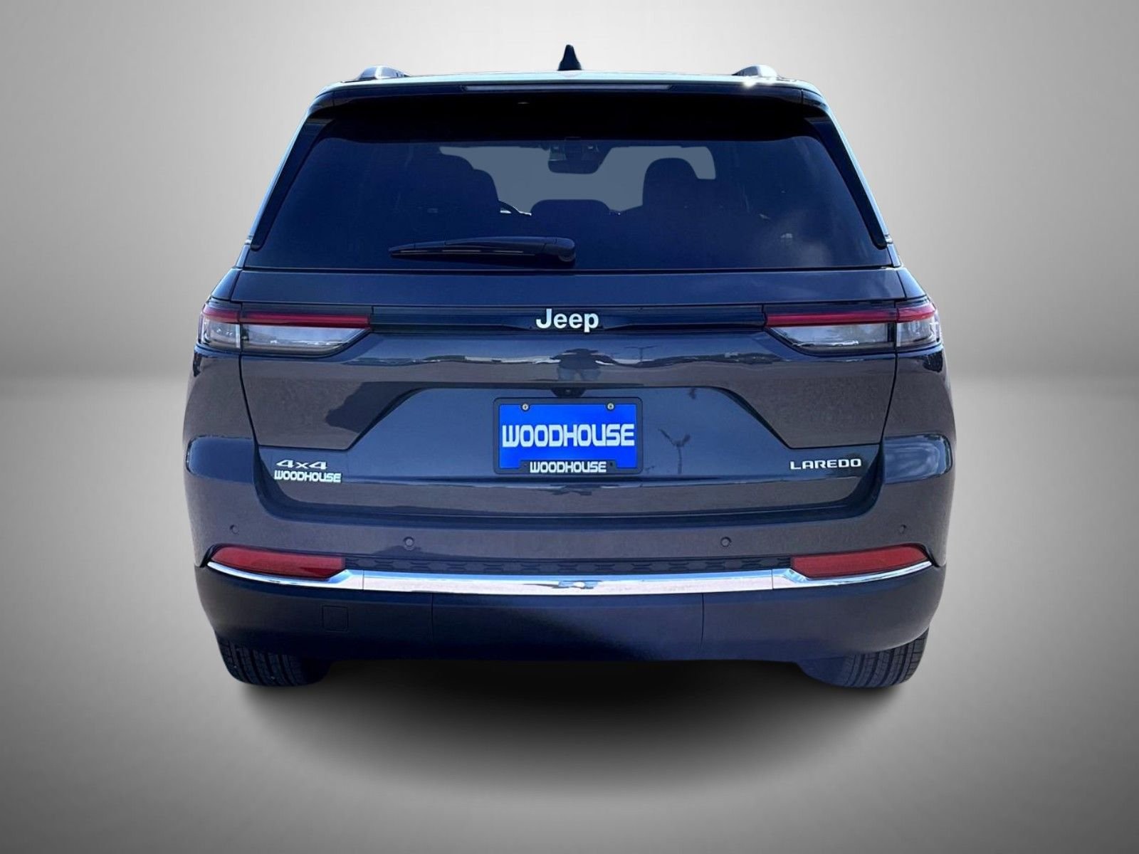 New 2026 Baltic Gray Metallic Clear-Coat Exterior Paint Jeep Laredo X image 6