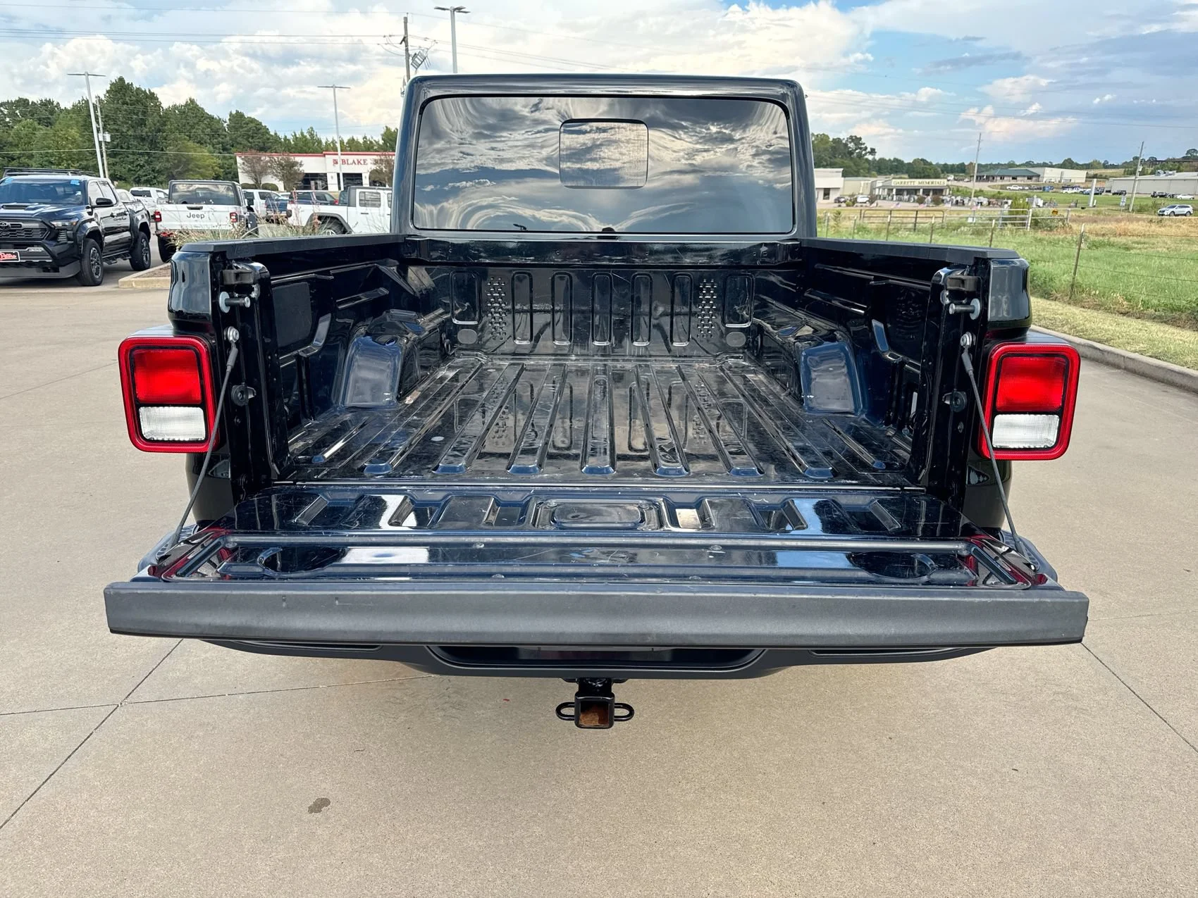 Used 2025 Black Clearcoat Jeep Nighthawk image 22