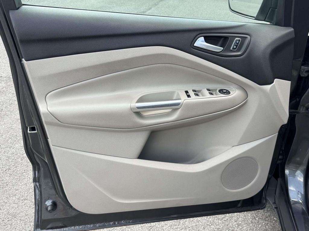 Used 2015 Gray Ford SE image 26