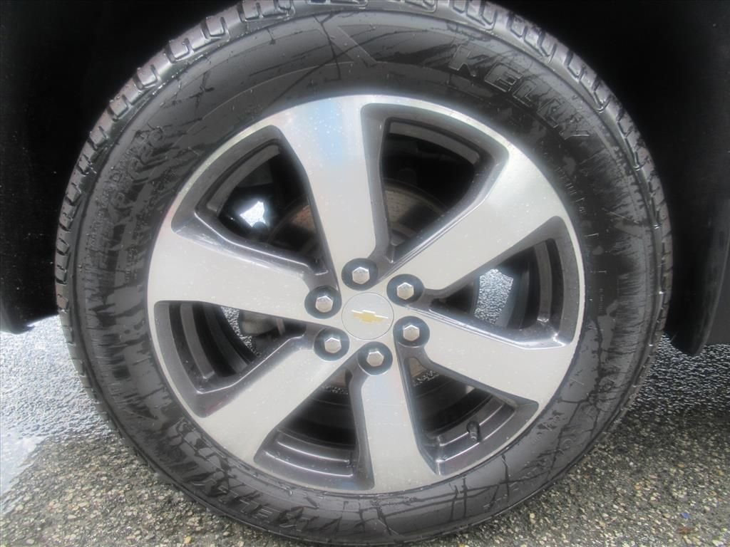 Used 2023 White Chevrolet LT Leather image 8