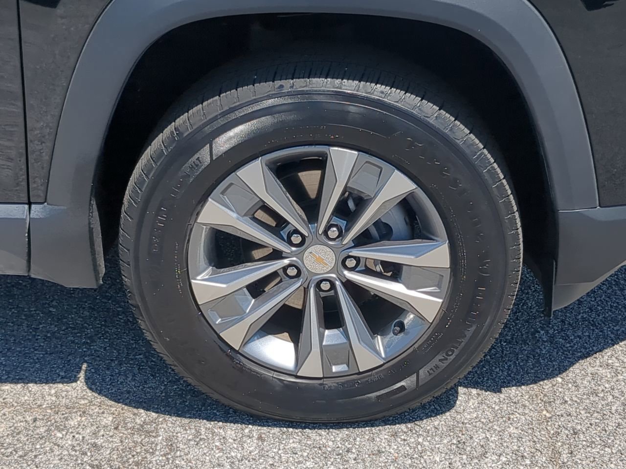 2025 Chevrolet Equinox LT - Photo 10