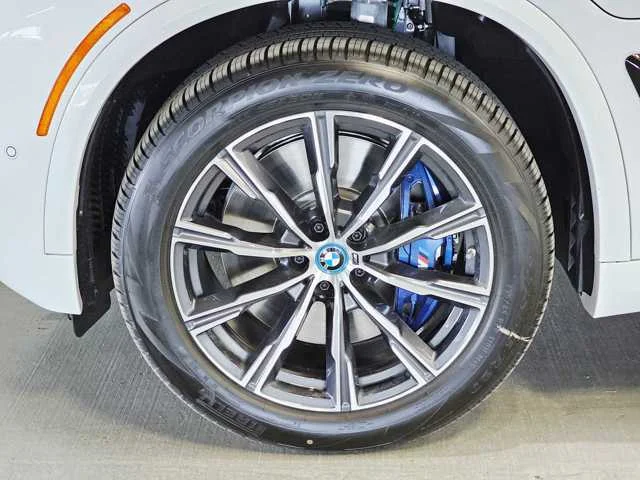 Used 2025 Alpine White BMW xDrive50e image 8