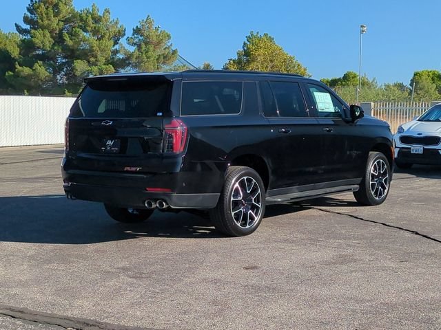 2026 Chevrolet Suburban RST - Photo 8