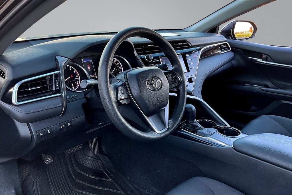 Used 2018 Blue Toyota LE image 17