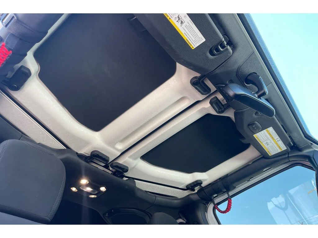 Used 2022 Bright White Clearcoat Jeep Unlimited Rubicon image 20