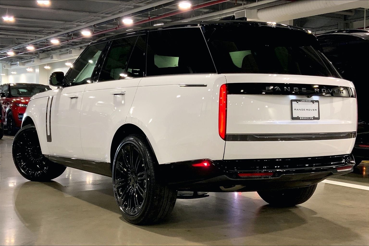 New 2026 Ostuni Pearl White LAND ROVER SE image 12