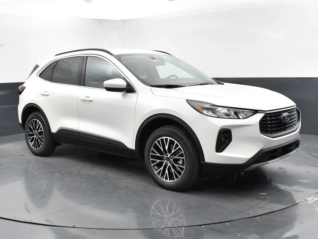 New 2025 White Ford Base image 4