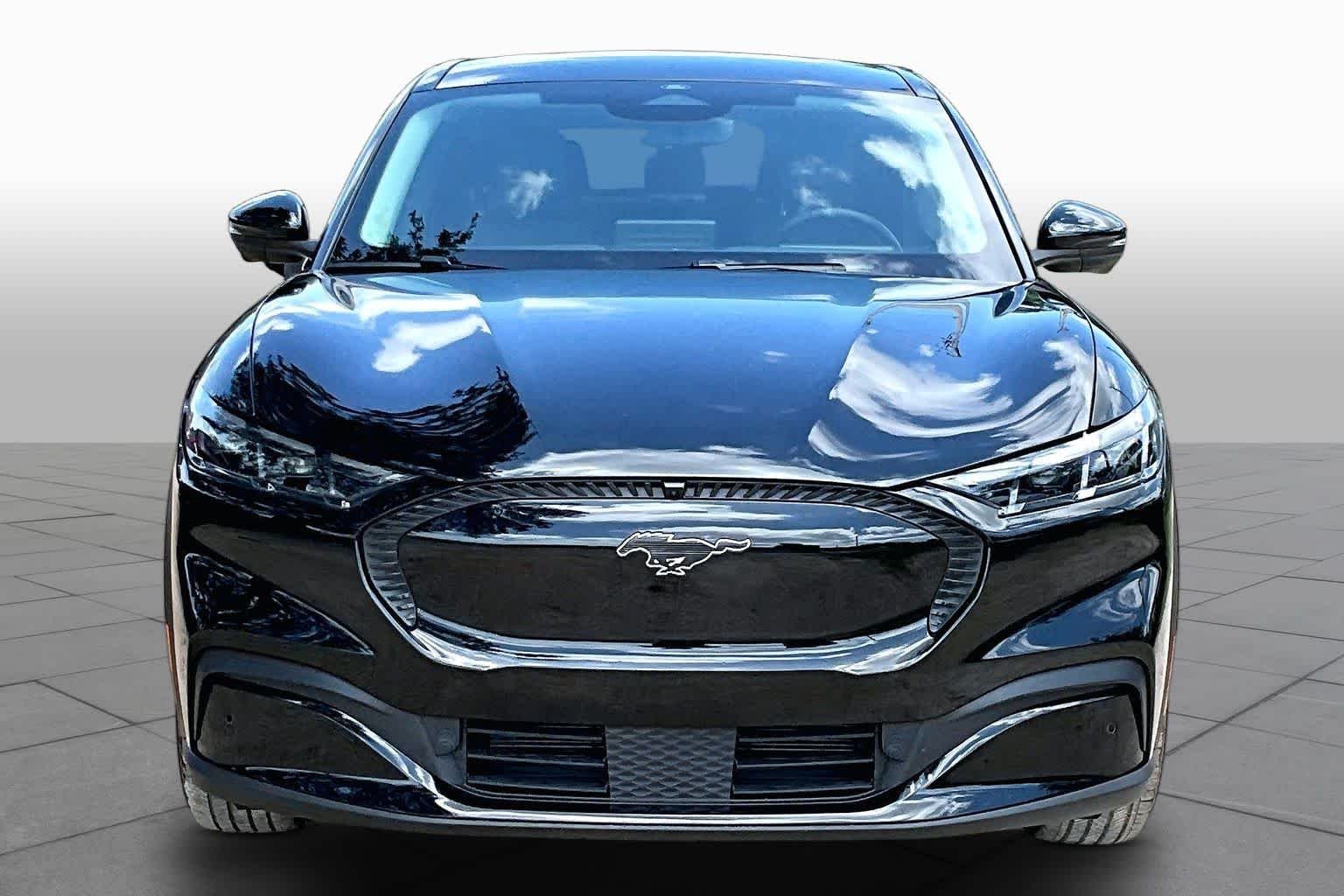 Used 2025 Shadow Black Ford Select image 3