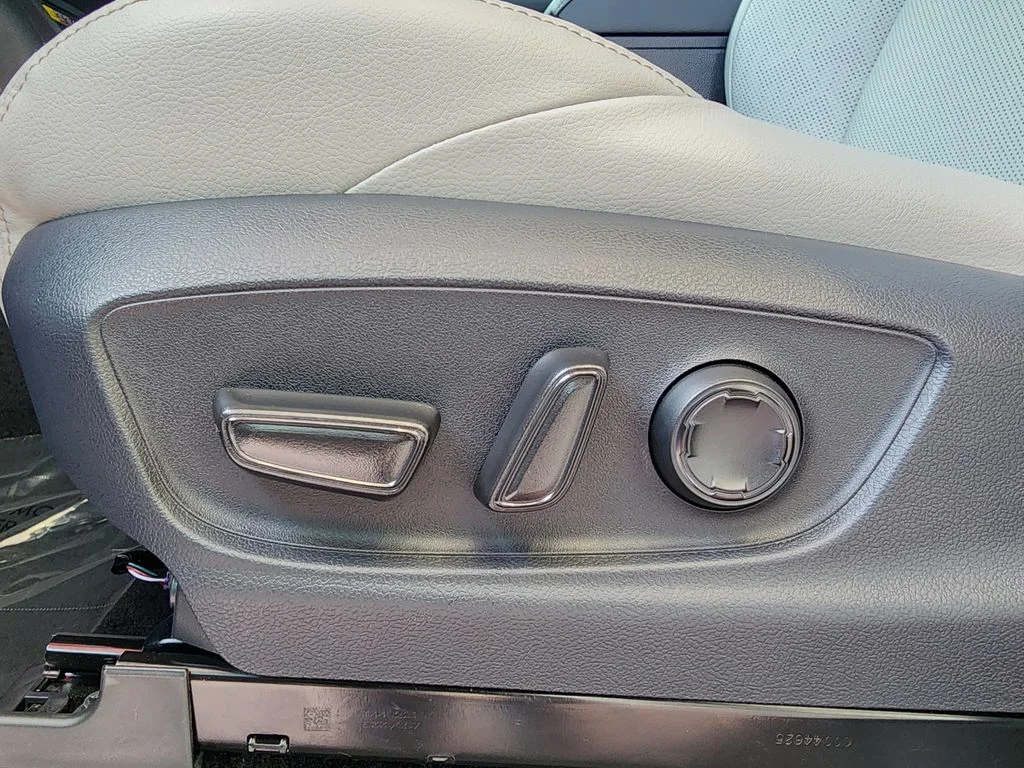 2026 Toyota Tacoma Limited - Photo 16
