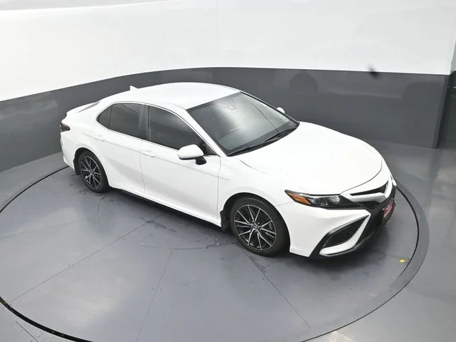 Used 2024 White Toyota SE image 22