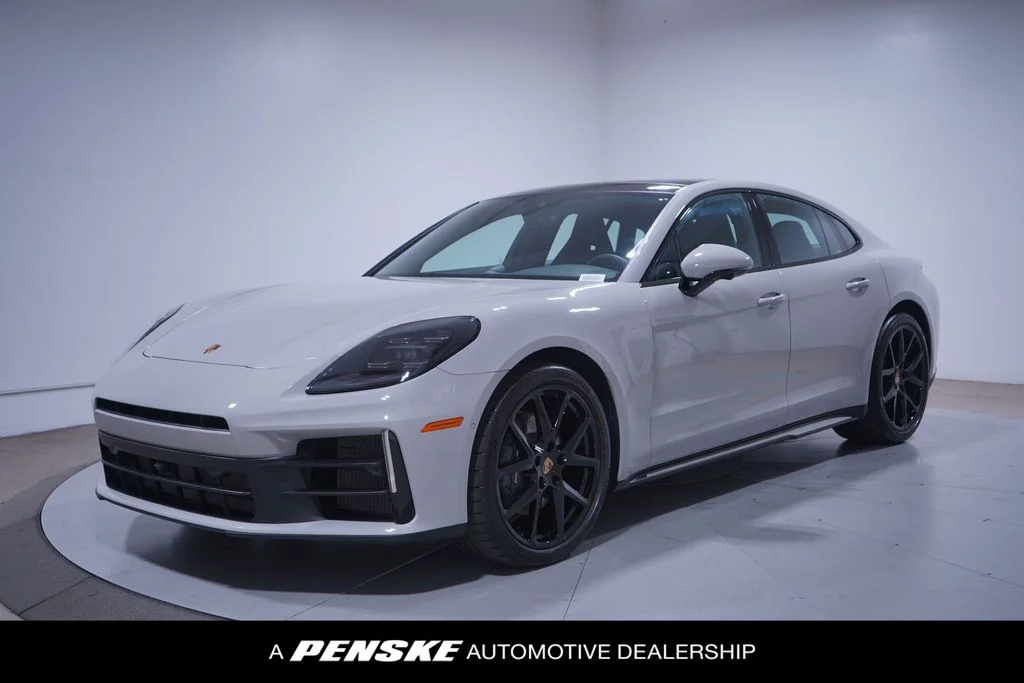 2025 Porsche Panamera -'s photo