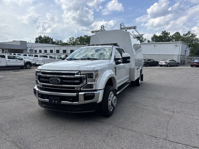 Used 2022 White Ford Lariat image 4