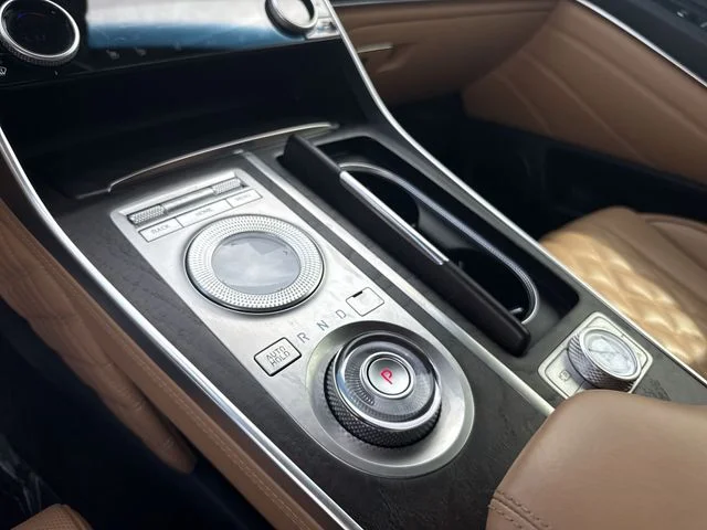 Used 2021 White Genesis 3.5T image 19
