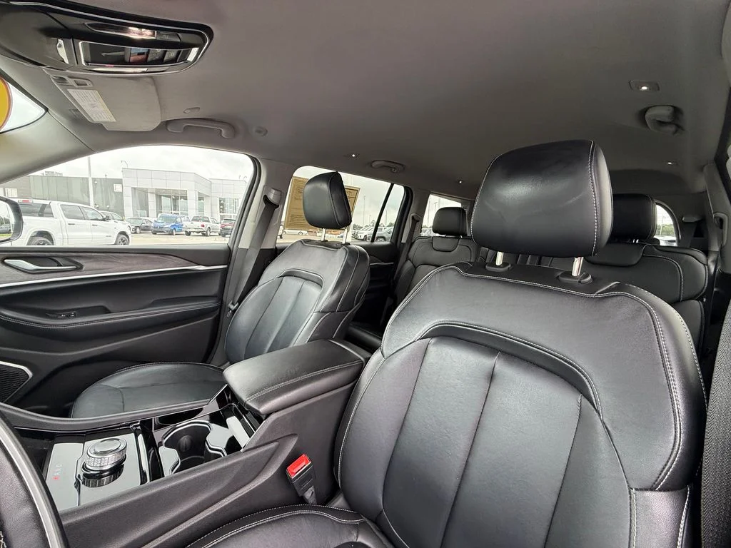 Used 2022 Gray Jeep Limited image 23