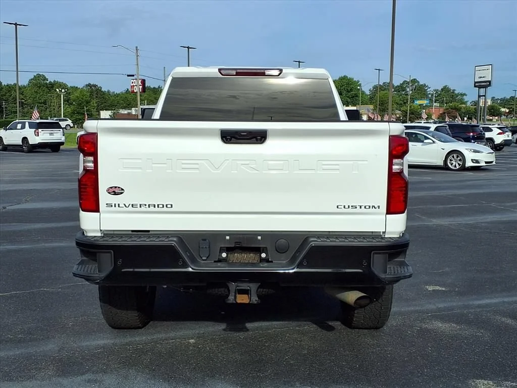 Used 2025 Summit White Chevrolet Custom image 18