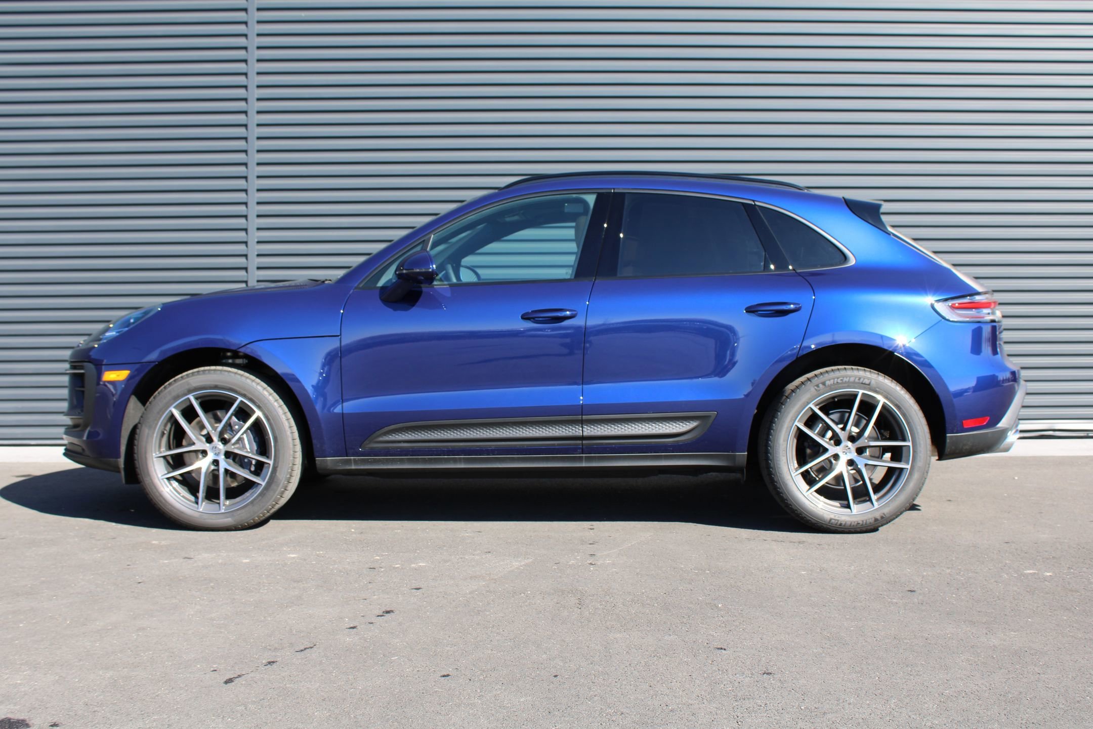 New 2026 Gentian Blue Metallic Porsche  image 2
