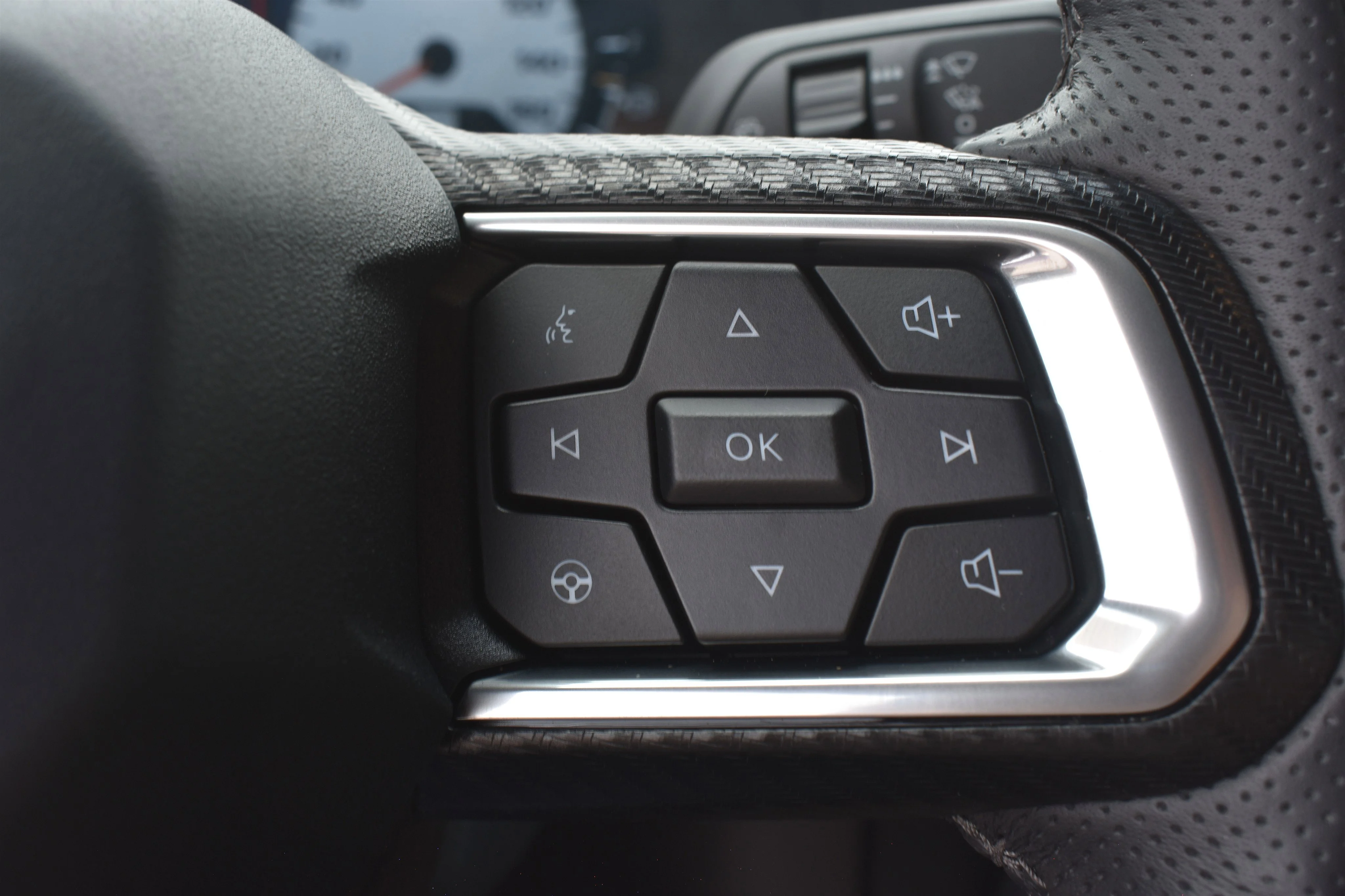 Used 2025 Red Ford GT image 19