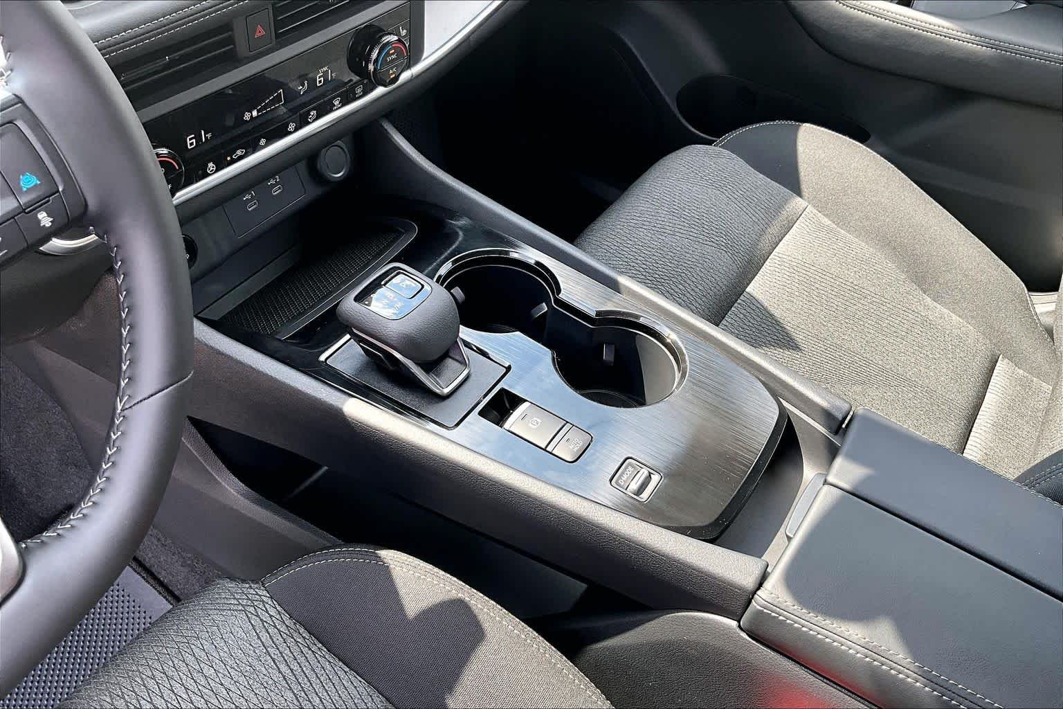 New 2027 Gun Metallic Nissan SV image 7