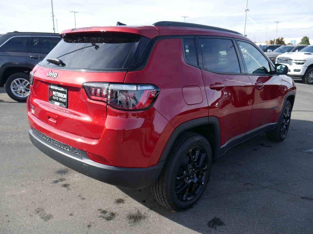 New 2026 Red Hot Pearlcoat Jeep Latitude image 18