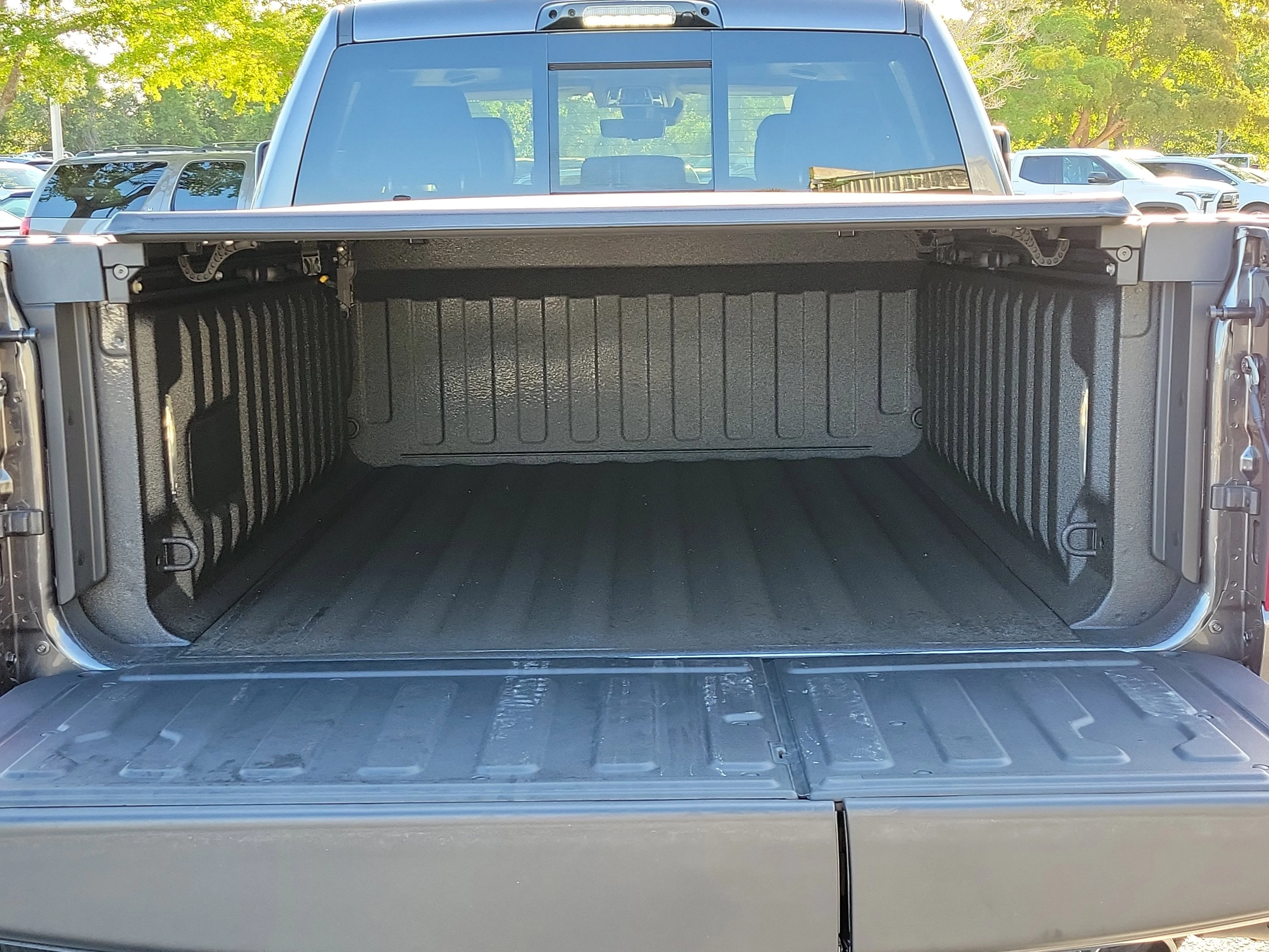 New 2026 Granite Crystal Metallic Clearcoat RAM Tungsten image 10