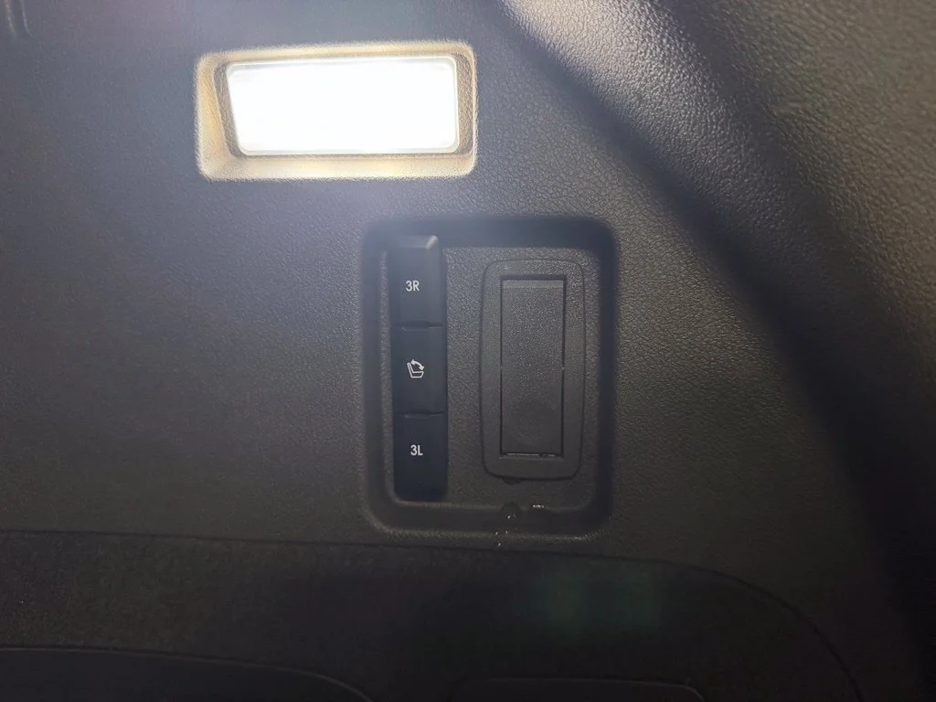 Used 2020 White Lincoln Reserve image 38