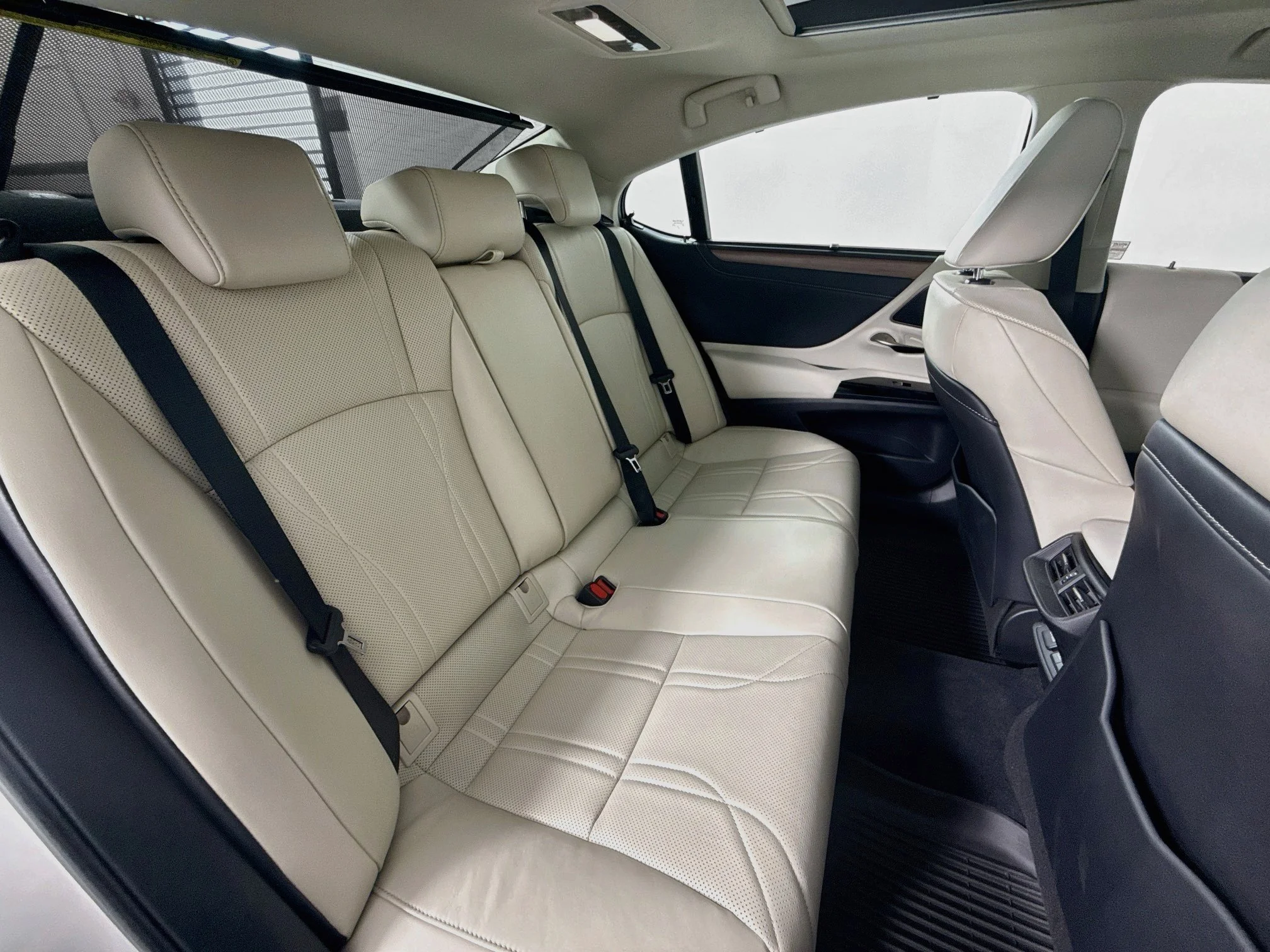 Certified Used 2025 Eminent White Pearl Lexus 350 Ultra Luxury image 26
