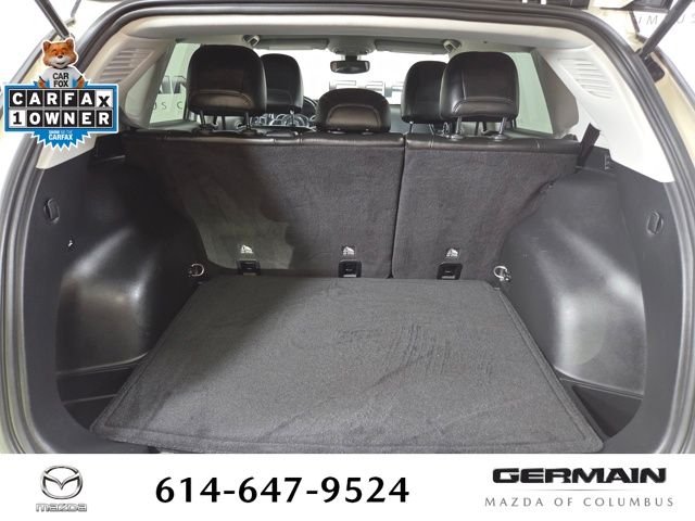 Used 2020 White Jeep Latitude image 23