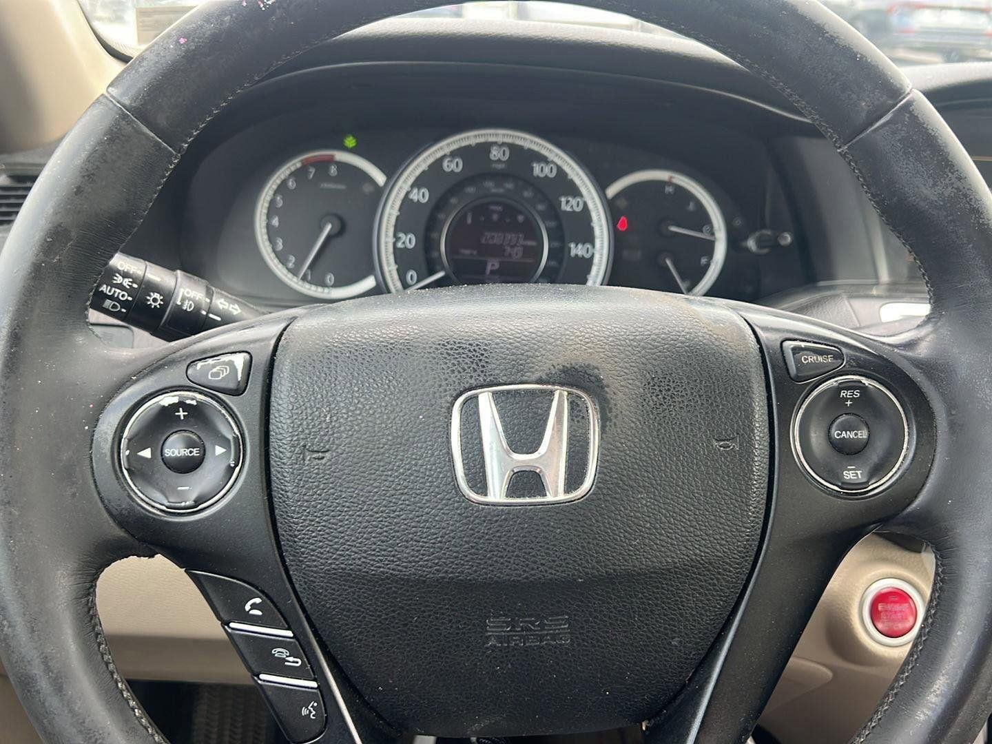 Used 2013 White Orchid Pearl Honda EX-L image 13