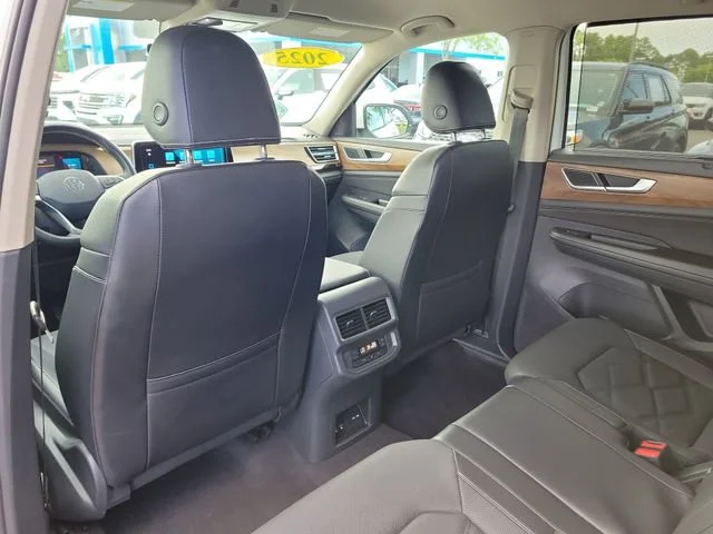 2024 Volkswagen Atlas SE w/Tech - Photo 15