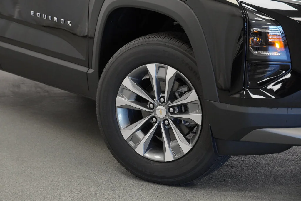 New 2027 Mosaic Black Metallic Chevrolet LT image 8